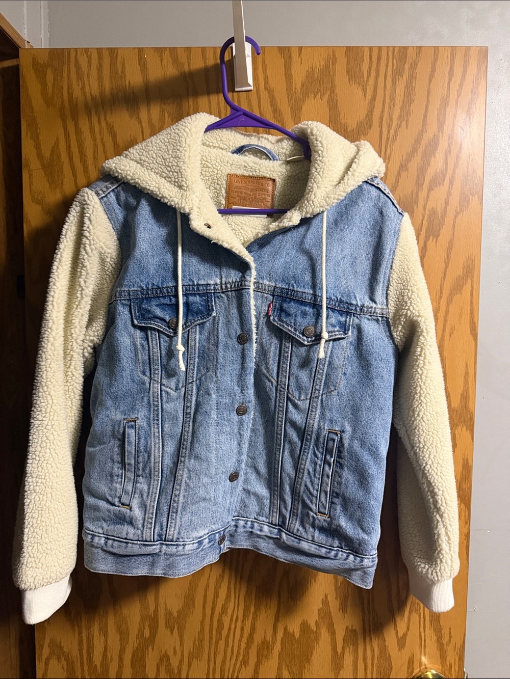 Levis Sherpa-Lined Denim Jacket with Hood - Light Blue & Cream